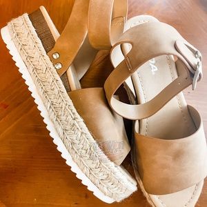 Ankle strap brown sandals